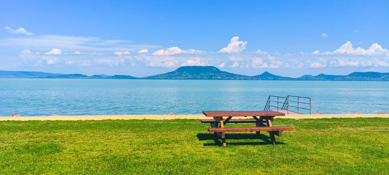 Szallas.hu: meghatározó volt a Balaton a belföldi utazók körében tavaly