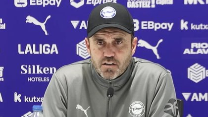El Chacho Coudet, que elogia al Espanyol, habla de las polémicas arbitrales: «Creo que también nosotros somos de los más perjudicados»