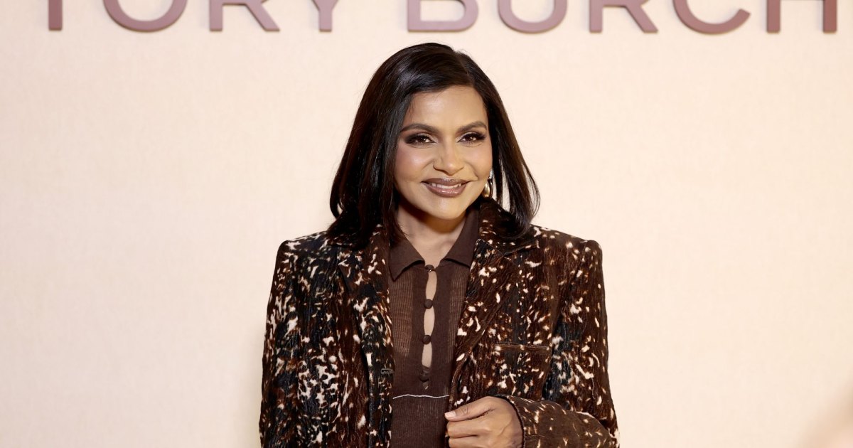 Mindy Kaling’s Brown Suede Bag Looks Just Like This $24 Amazon Find
