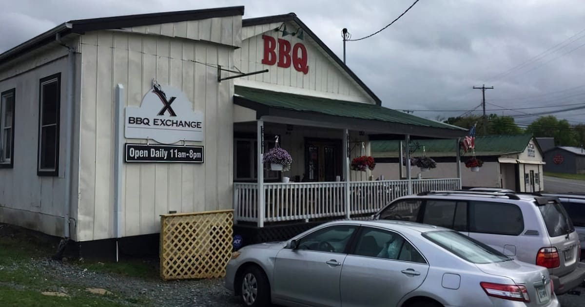 The $9 Chicken Barbecue At This Restaurant In Virginia Is Out-Of-This-World Delicious