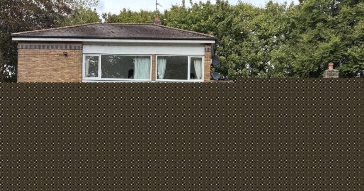 Detached house with four bedrooms in Cheshire on sale for £895,000