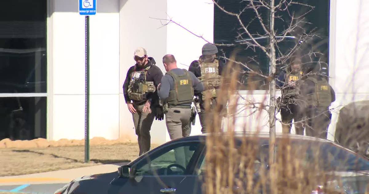 FBI agents spend hours searching Fulton County election facility