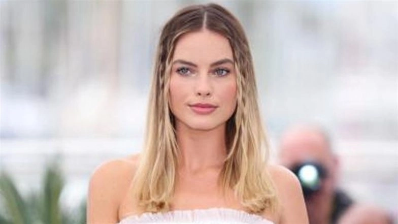 Margot Robbie Reveals Sweet Valentine’s Day 2026 Gifts for Jacob Elordi, From Flowers and Poetry to Custom Signet Rings on Wuthering Heights Set