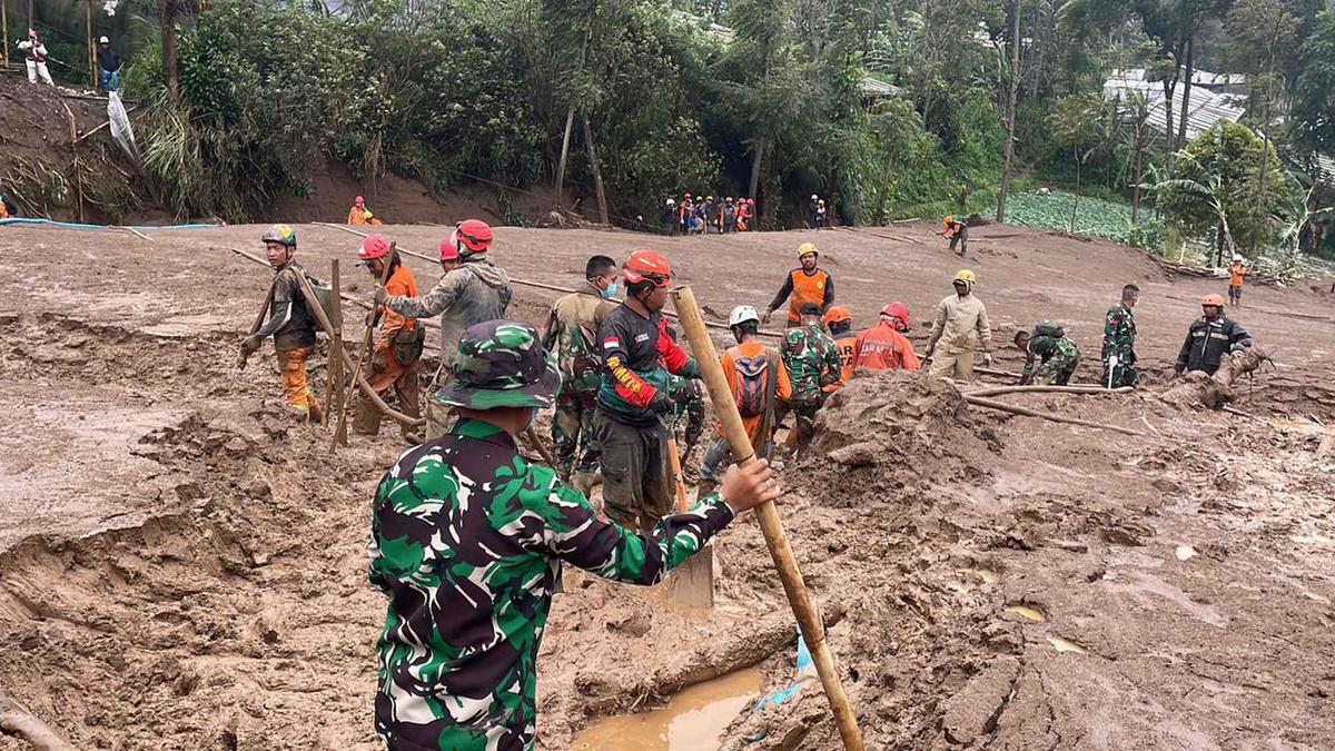 Lima Prajurit Marinir Korban Longsor di Bandung Barat Dievakuasi, ini Daftarnya