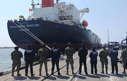 Niegan amparo a contralmirante ligado al huachicol fiscal en México