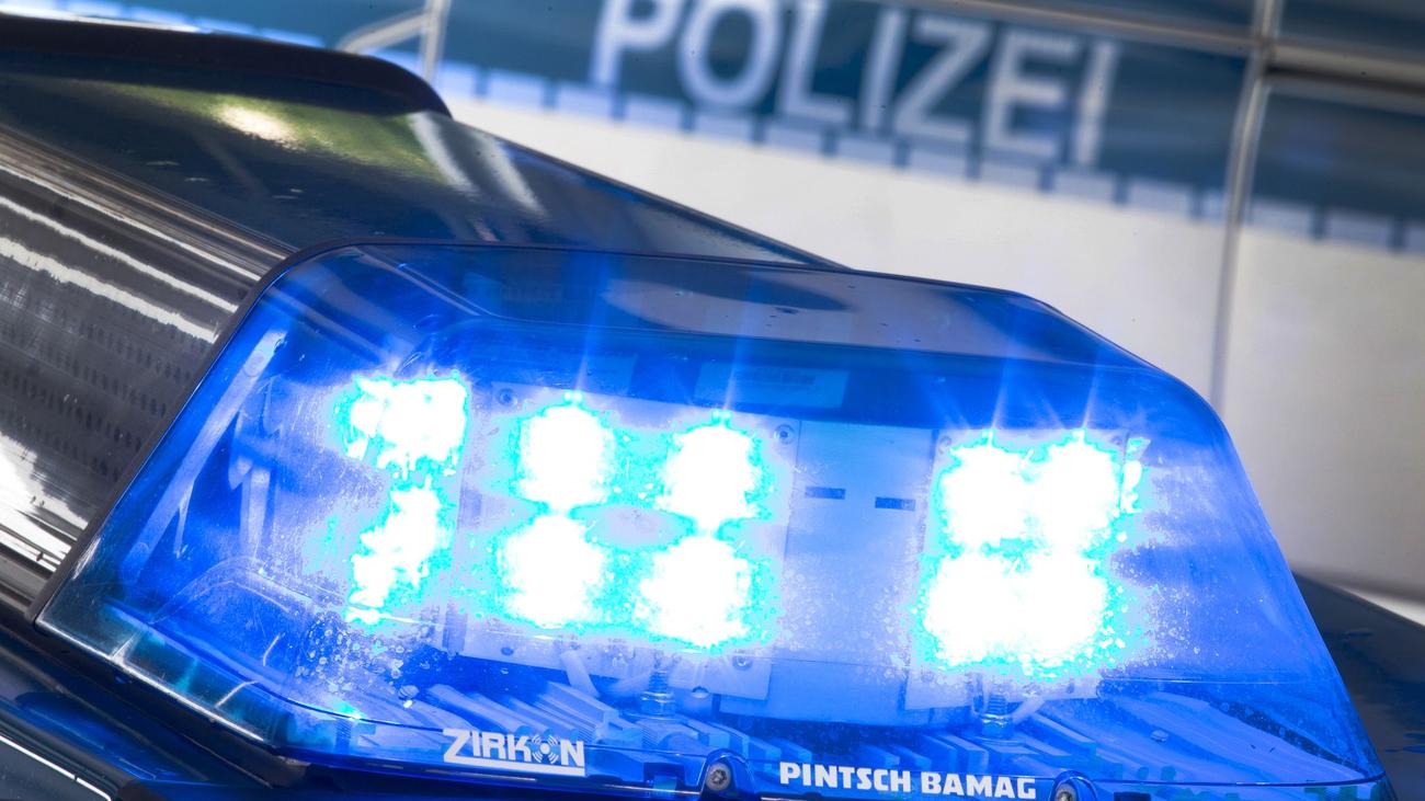 Unfälle: Zwei Tote und drei Schwerverletzte bei Frontalzusammenstoß
