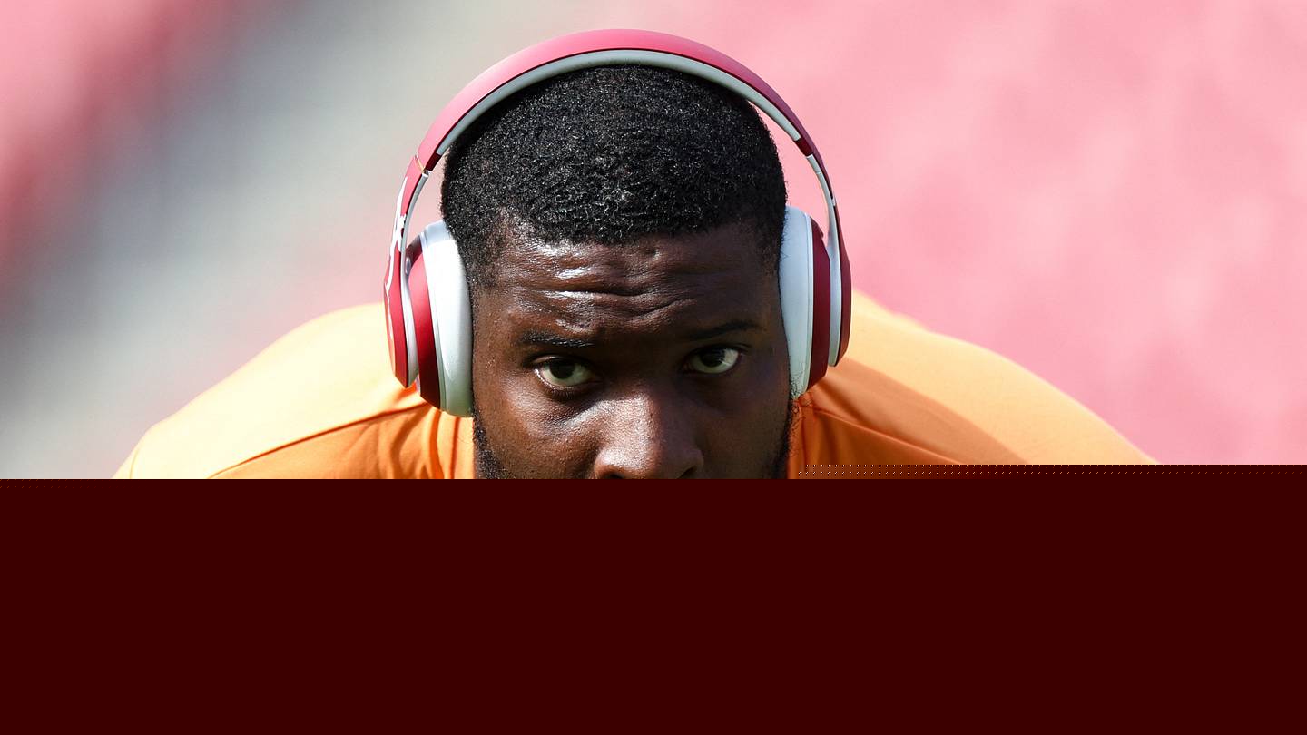 49ers can solve tepid pass rush via 1 awfully cheap trade with Buccaneers