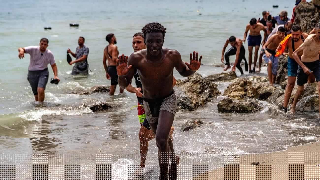 Nordafrika-Exklave: Migranten: Spanien-Exklave Ceuta ruft nach Militär-Einsatz