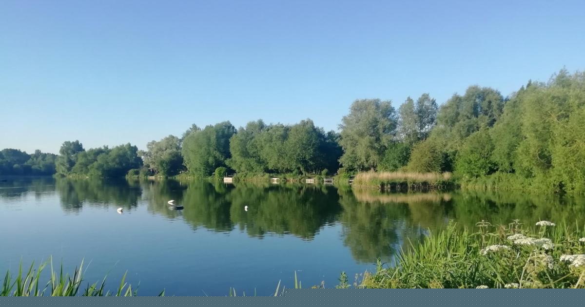 Council awards contract to repair eroded path and embankment at Stanborough Park