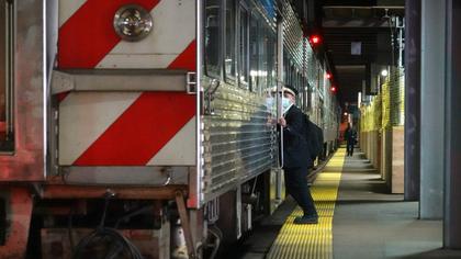 Masks still required on CTA, Metra despite judge’s ruling to strike down national mask mandate