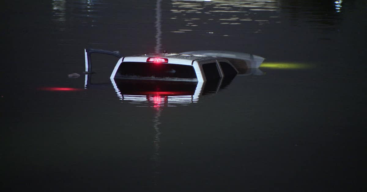 Driver found fatally shot inside vehicle submerged in West Dallas' Fishtrap Lake