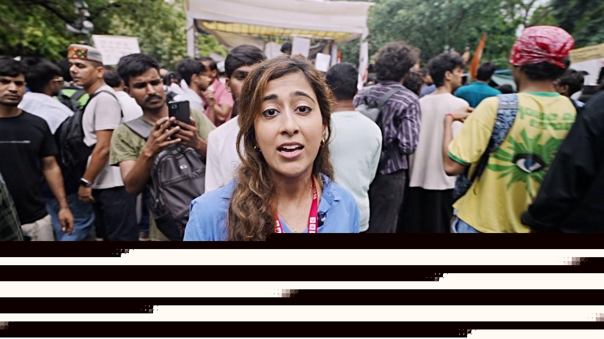 Crowds return to 'cockroach' protest after India police crackdown