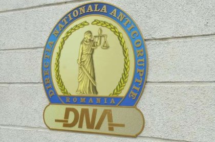 DNA i-a reținut pe avocata Adriana Georgescu și pe falsul general SIE