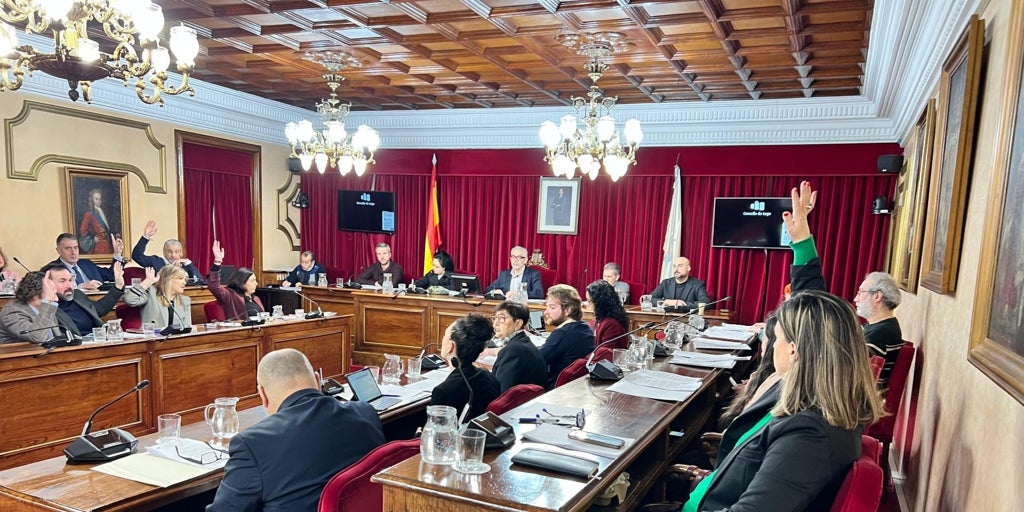 Una concejala que se presentó por el PSOE se salta la disciplina para votar con el PP en Lugo