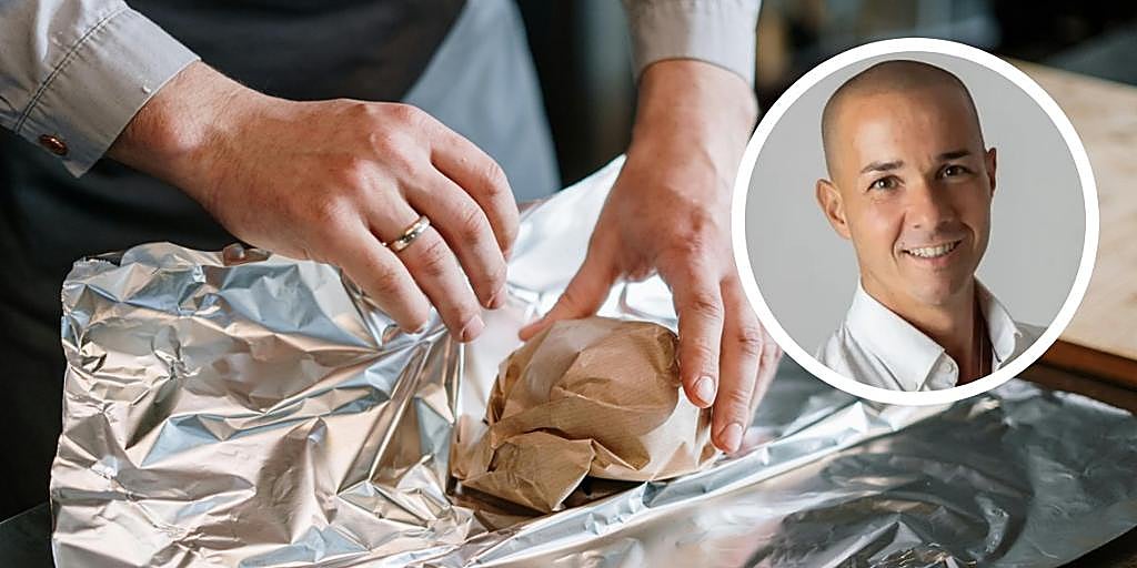 Un experto en nutrición alerta sobre el uso de papel de aluminio para guardar alimentos