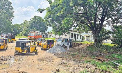 ‘Foul’ welcome to patients at govt hospital
