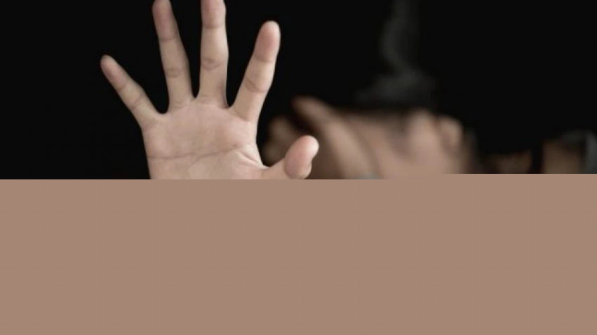 Vajza nga Shkupi denoncon në polici nënën dhe njerkun për dhunë ndaj saj