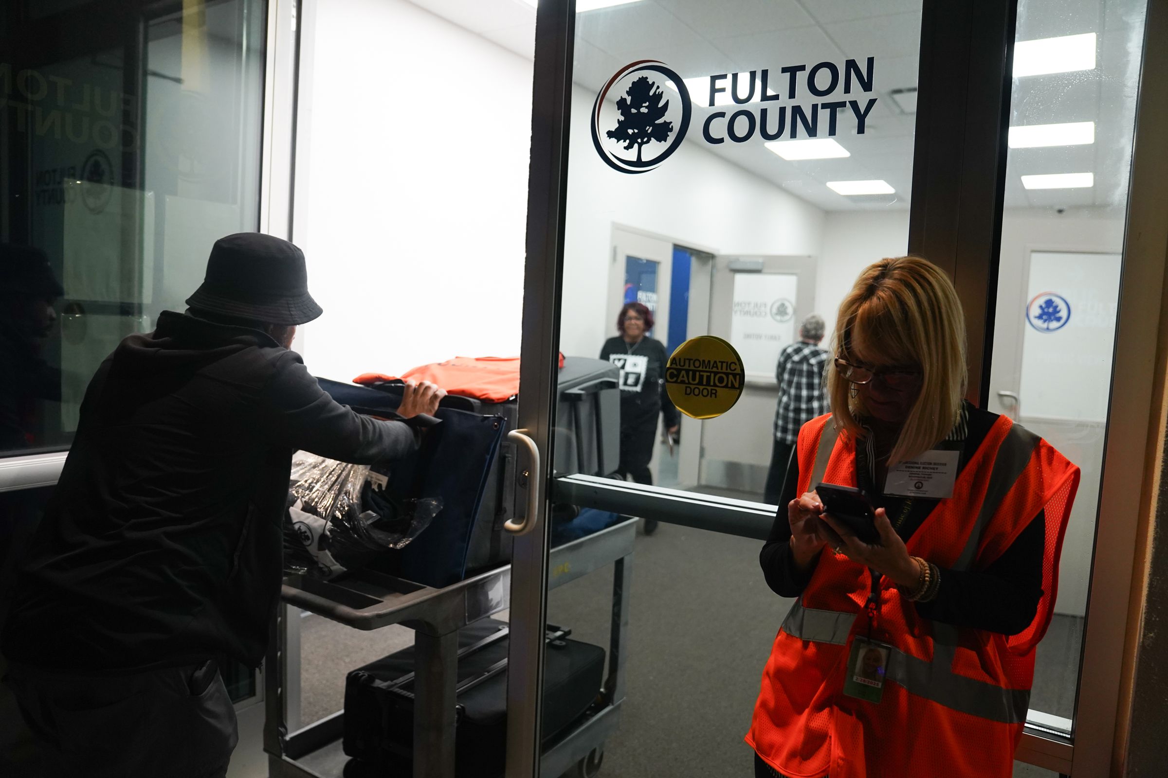FBI searches Fulton County elections office as it investigates alleged voter fraud