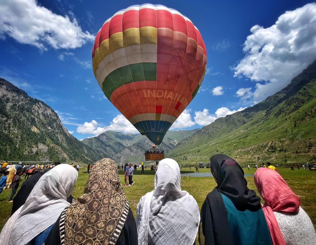 Ladakh Draws Over 3.3 Lakh Tourists in Seven Months, Nears 2025 Total