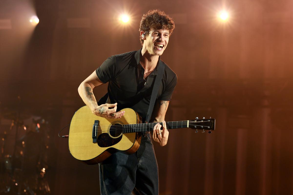 Shawn Mendes Spotted in Cambridge