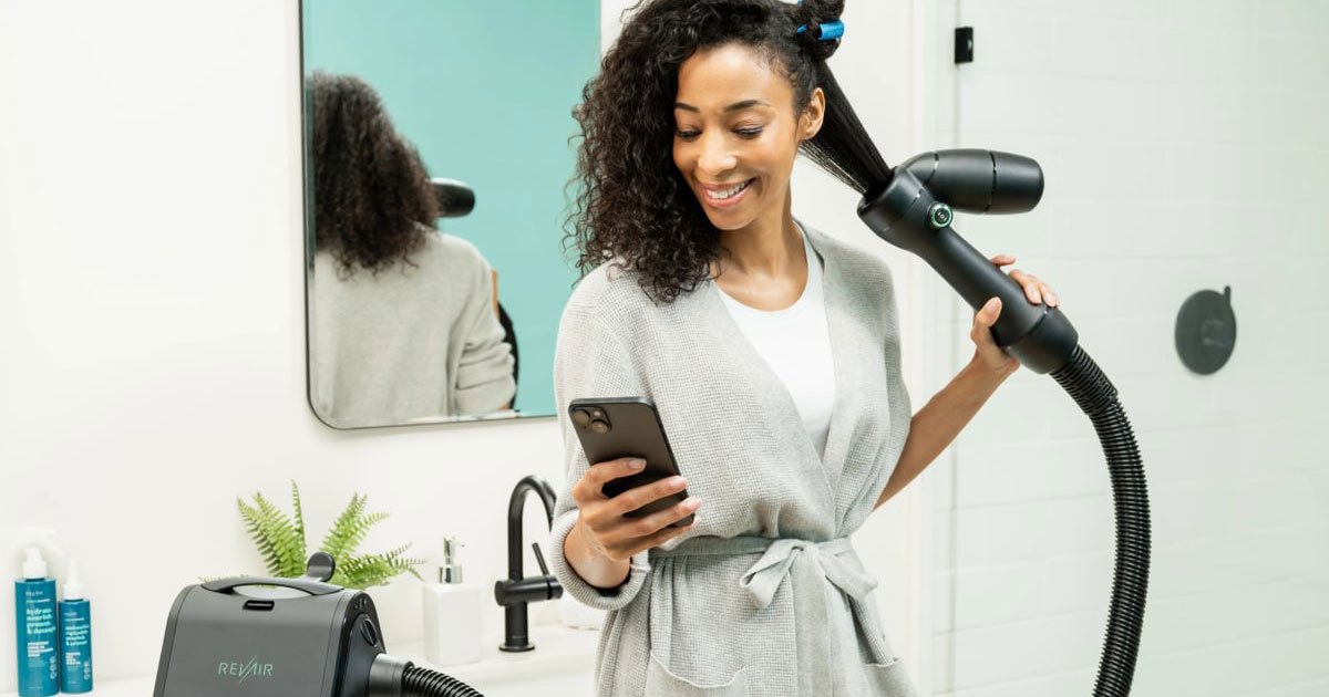 This Viral Tool Uses Reverse Air to Dry Hair 3x Faster While Leaving it Frizz-Free