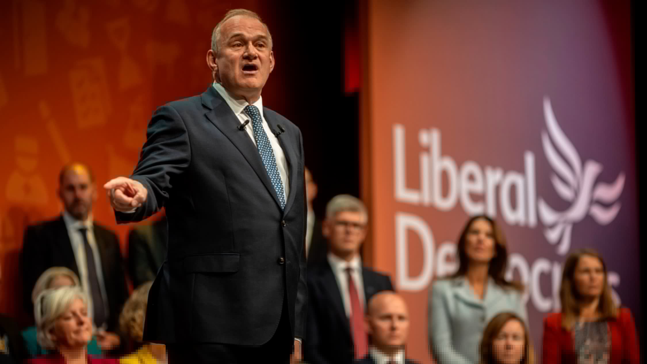 Don’t let Farage turn UK into Trump’s America, Davey tells Lib Dems