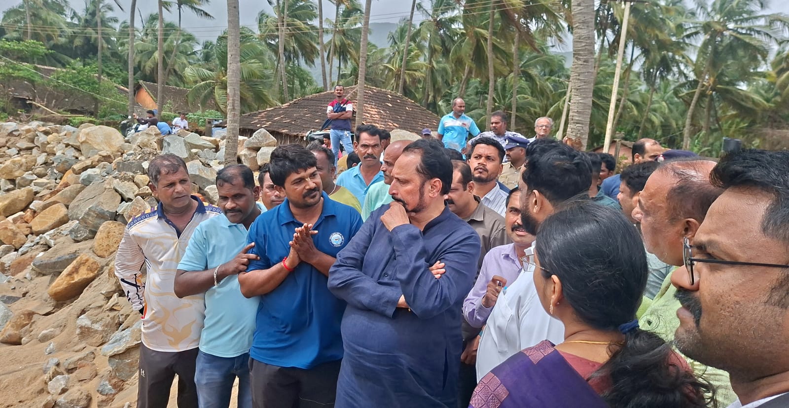 Minister Savadi Reviews Flood-Drought Damage, Assures Action on Harawada Sea Erosion