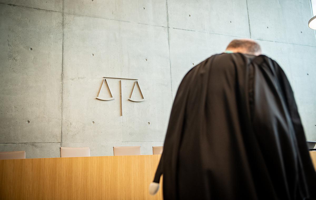 Six membres du groupe d’ultradroite AFO condamnés à de la prison ferme
