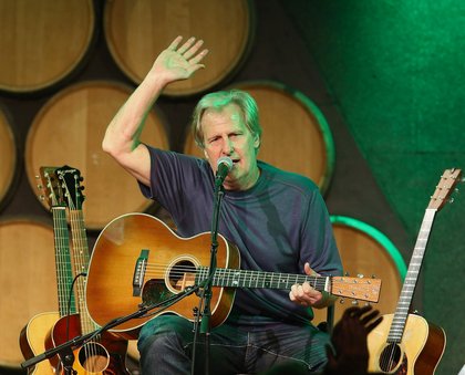 Actor Jeff Daniels leans into a different side of stagecraft as a singer-songwriter