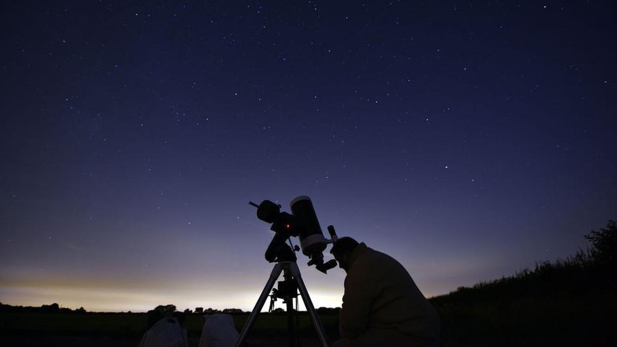 Fenomena Astronomi Agustus 2026: Gerhana Matahari hingga Hujan Meteor