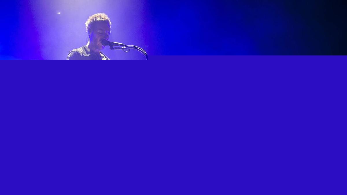 Massive Attack banned in Singapore over Palestine flag