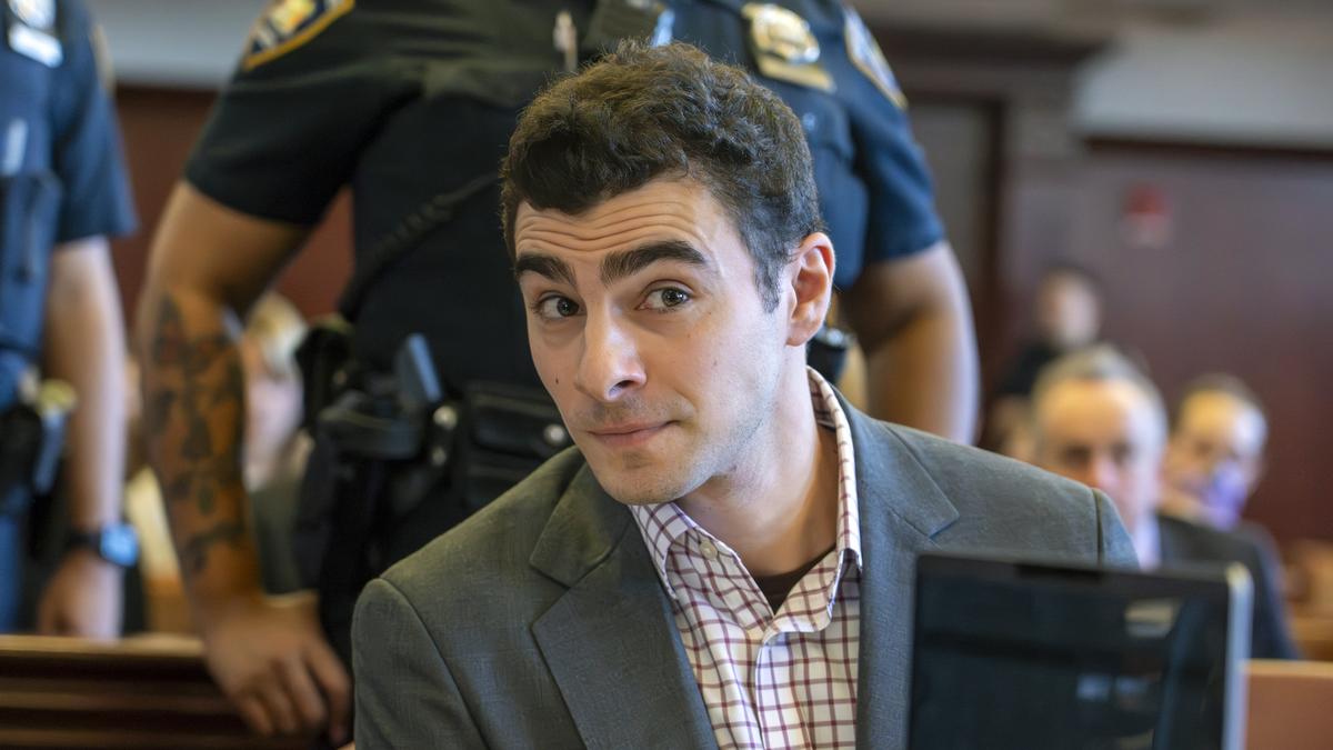 Luigi Mangione: Man allegedly poses as FBI agent to break accused killer out of New York prison