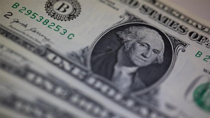 Dollar Decline Resumes as Debasement Fears Increase