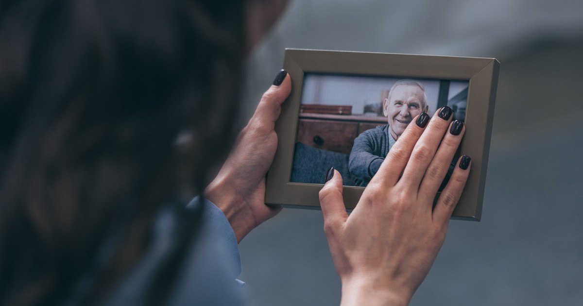 How AI Is Bringing Dead Loved Ones Back and Changing 
the Way We Grieve (C1)