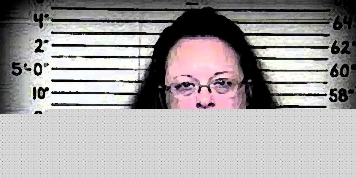 Kim Davis accused of hiding $400K to avoid paying court penalty