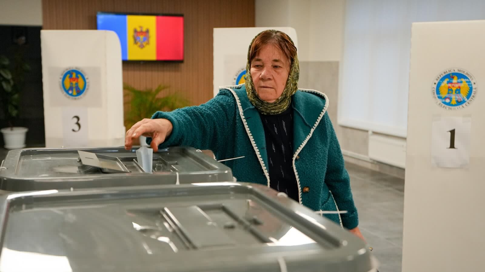 Moldovans cast ballots in a tense election plagued by Russian interference claims