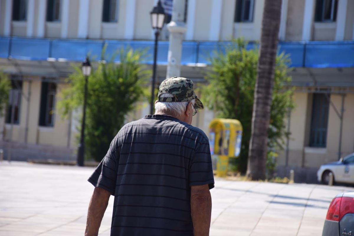 Τρέχουν να πάρουν σύνταξη 130.000 ασφαλισμένοι – Νέο ρεκόρ αιτήσεων στο επτάμηνο του 2026