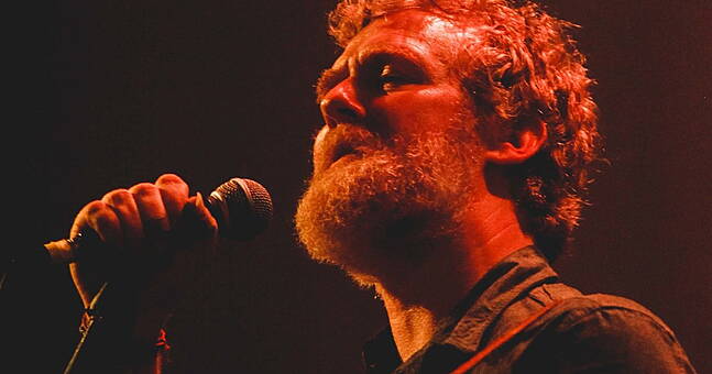 Thousands pay respects to Glen Hansard at public wake in Dublin