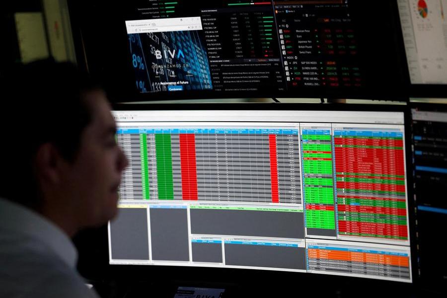 Global shares gain on earnings optimism, gold surges ahead
