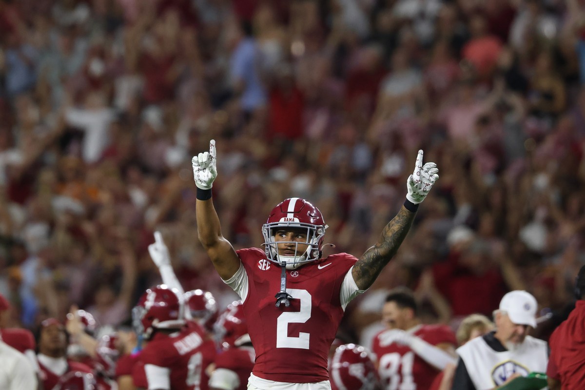 Brown, Hubbard Named to Nagurski Watchlist