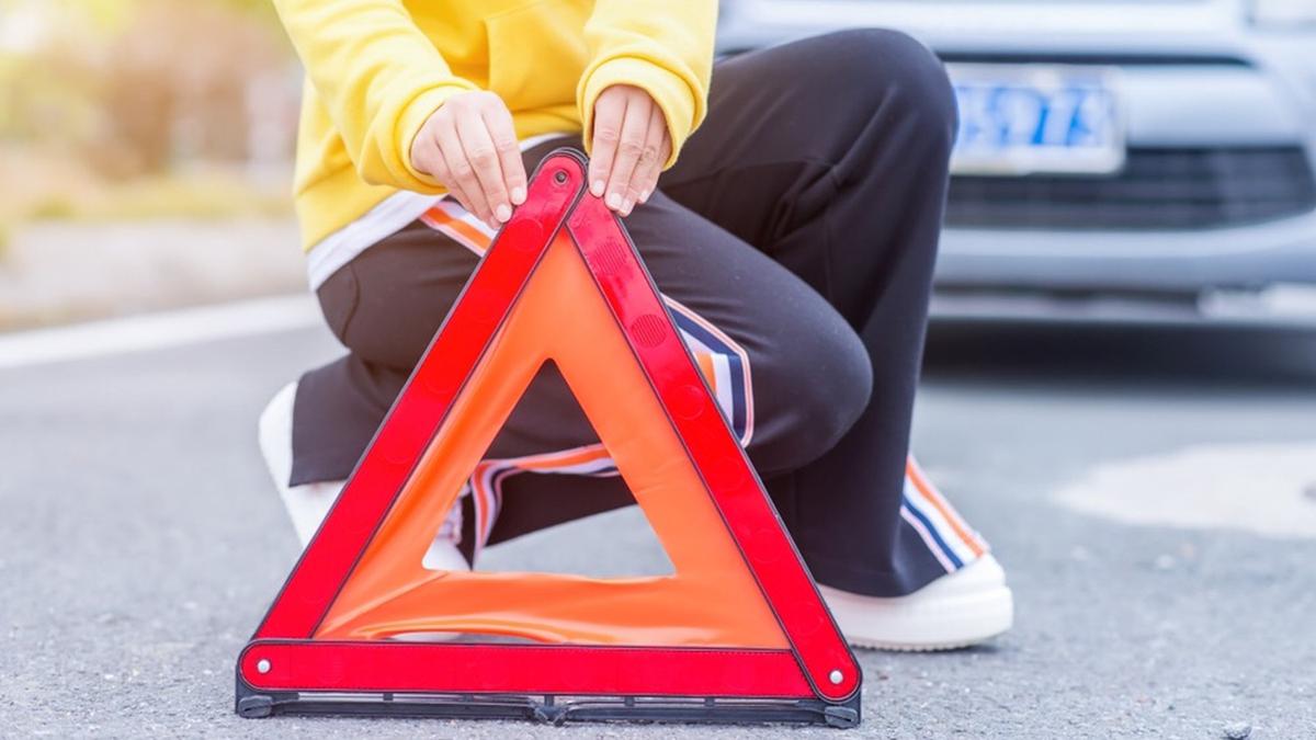 Jangan Diabaikan, Ini Pentingnya Segitiga Pengaman Mobil untuk Keselamatan di Jalan
