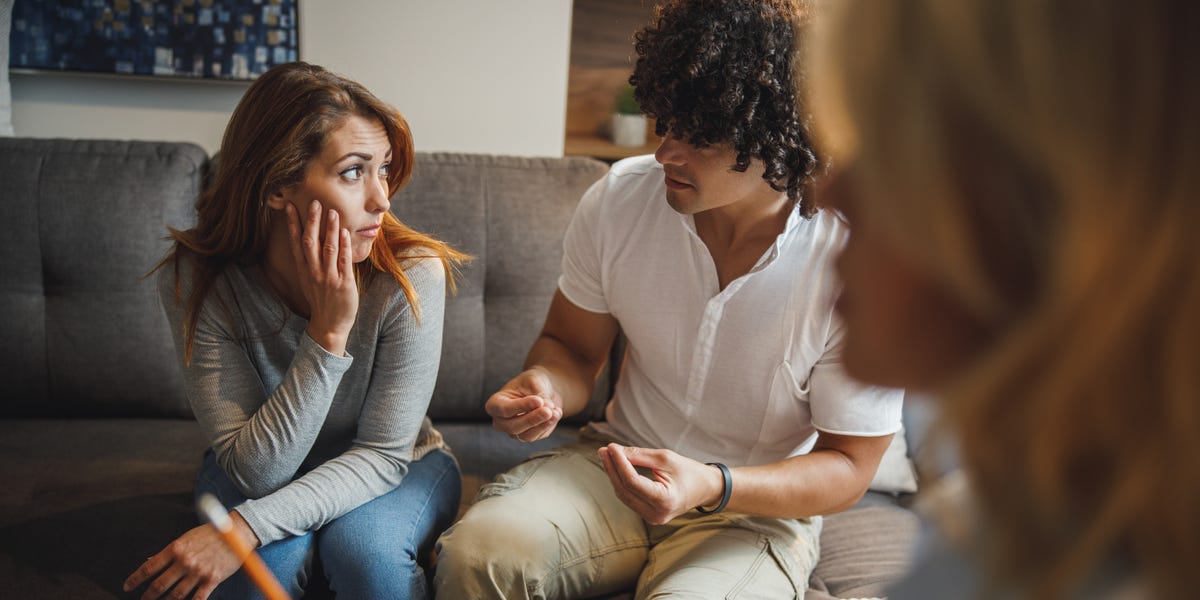 The 8 Moments When Couples Therapists Know Your Relationship Might Not Make It