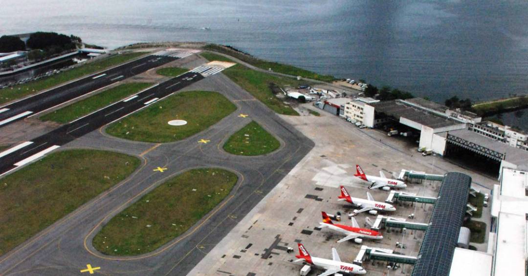 Vazamento de óleo interdita pista e voos são cancelados no aeroporto Santos Dumont