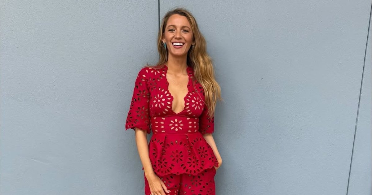 Blake Lively Jokes That She’s a ‘Hoarder’ While Wearing 2009 Chanel Heels