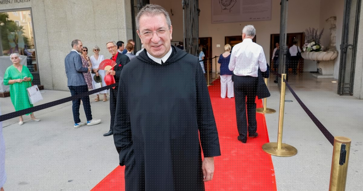 Wiederaufnahme - „Il viaggio a Reims“-Premiere mit Stammtisch-Flair