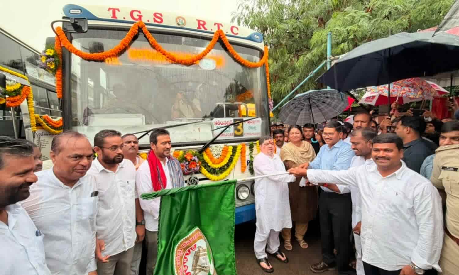 Karimnagar gets city metro express bus services on three routes
