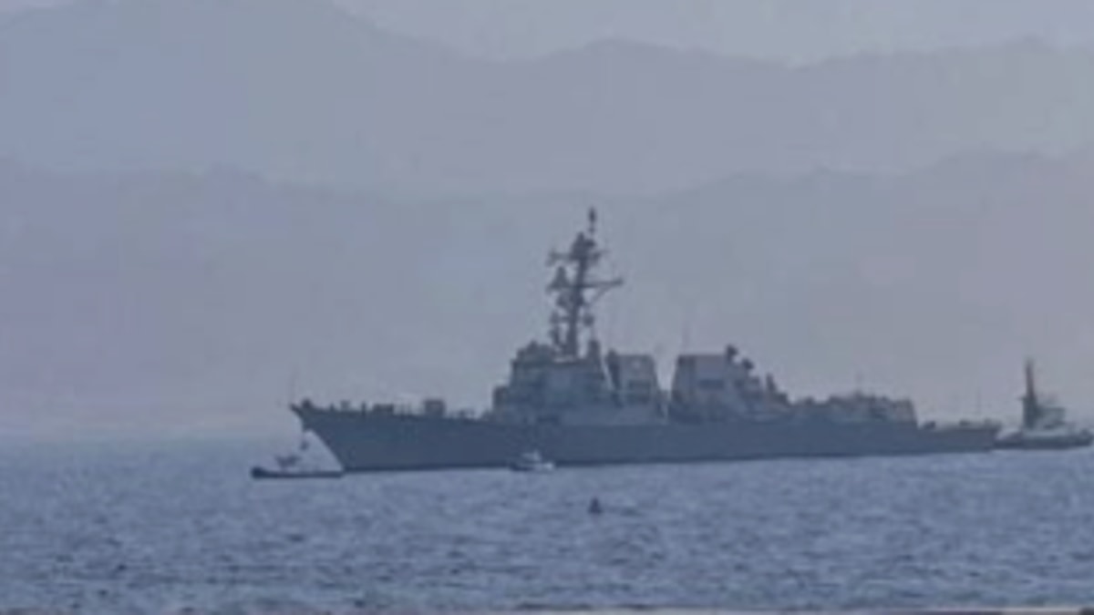 U.S. Missile Destroyer Docks Near Eilat as Israel Braces for Possible Iran Strike