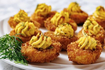 35 game day plates that meet the crowd where it’s at