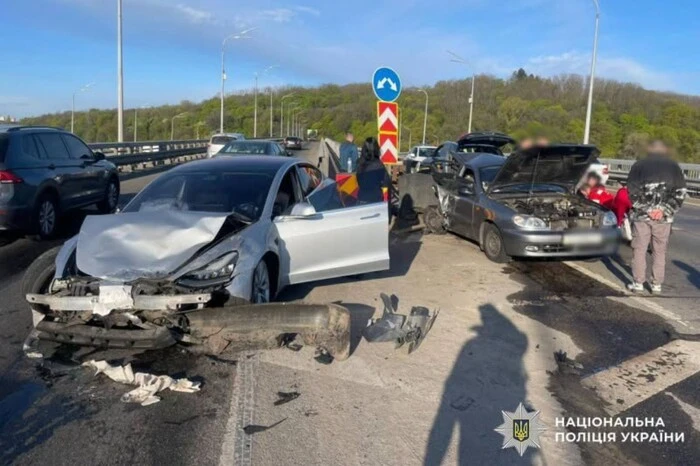Смертельна ДТП на Дарницькому мосту: обвинувальний акт щодо водія Tesla скерували до суду