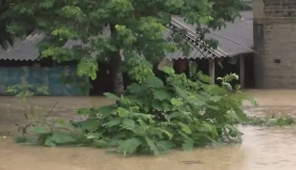 Odisha govt orders evacuation as over 1 lakh hit by floods